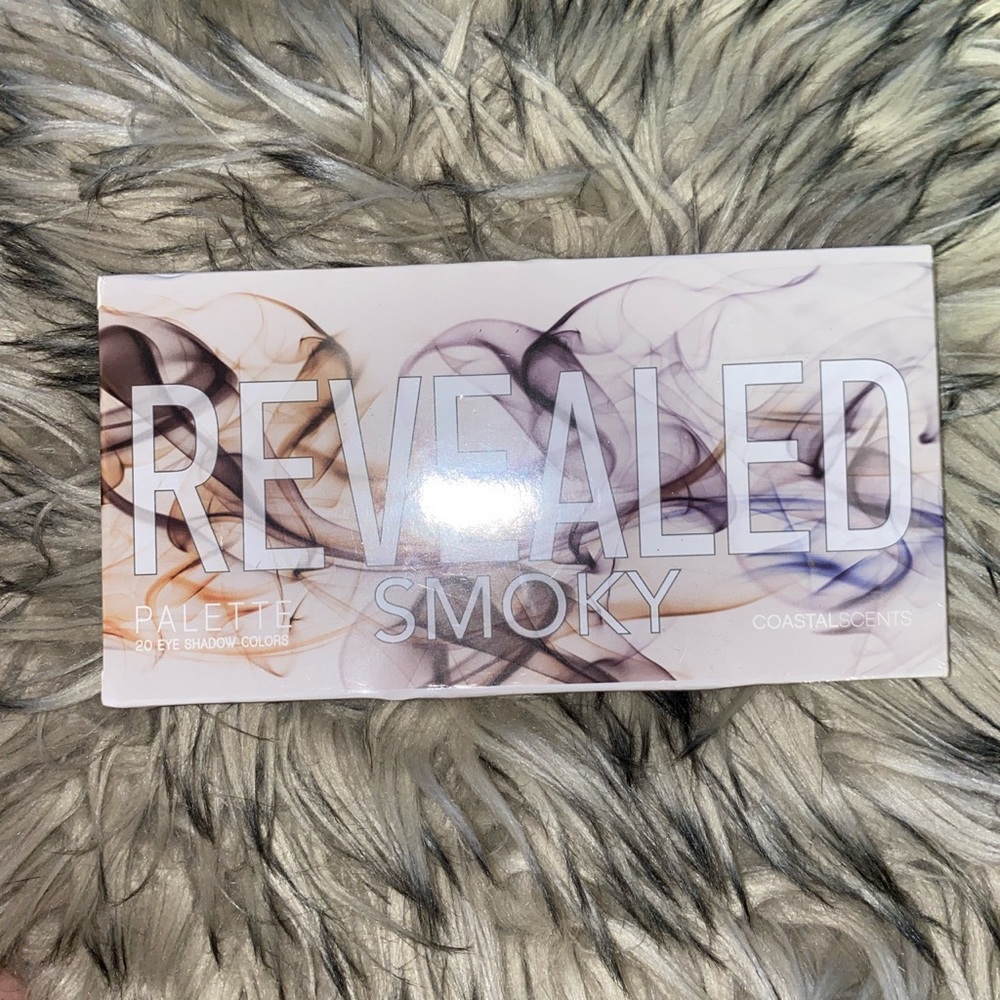 💋NWT Revealed Smoky Palette & Setting Spray! - Picture 3 of 5